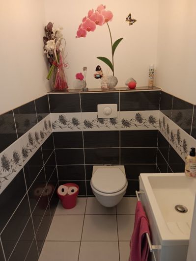 Image No.20-3 Bed Property for sale