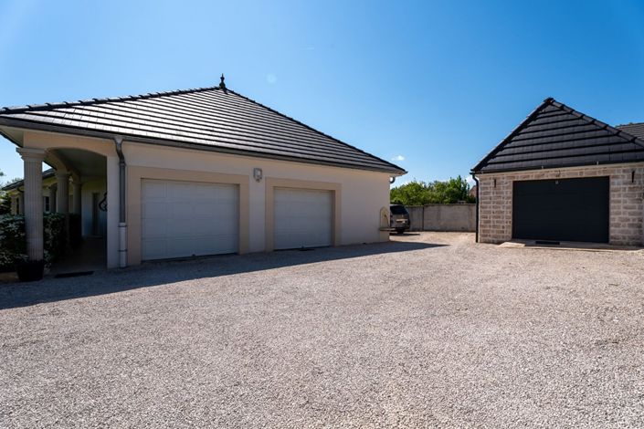 Image No.23-3 Bed Property for sale