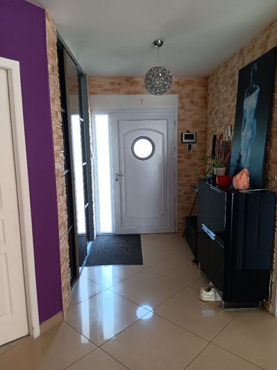 Image No.5-3 Bed Property for sale