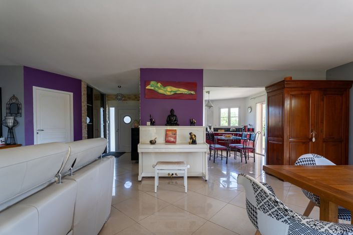 Image No.6-3 Bed Property for sale