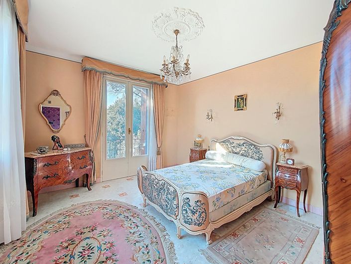 Image No.10-5 Bed House for sale