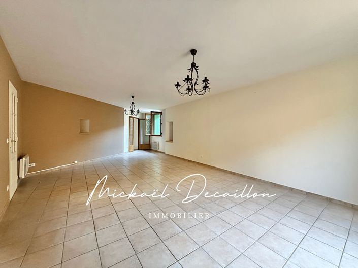 Image No.2-4 Bed House for sale