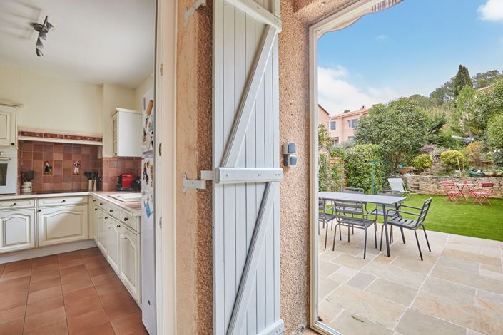 Image No.2-3 Bed House for sale
