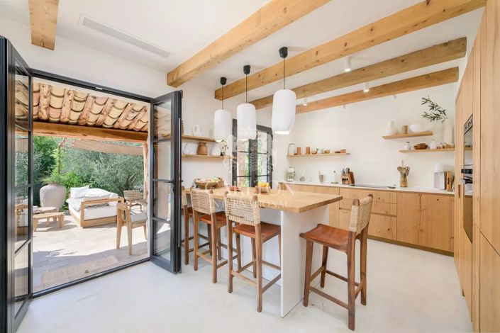 Image No.10-4 Bed House for sale