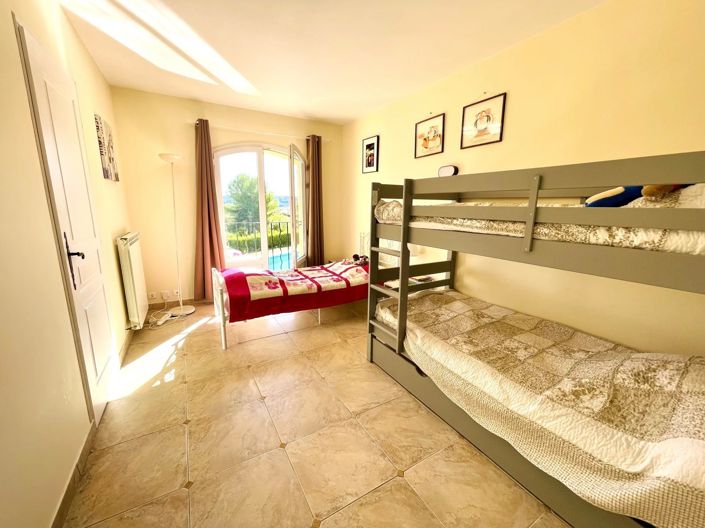 Image No.9-4 Bed House for sale