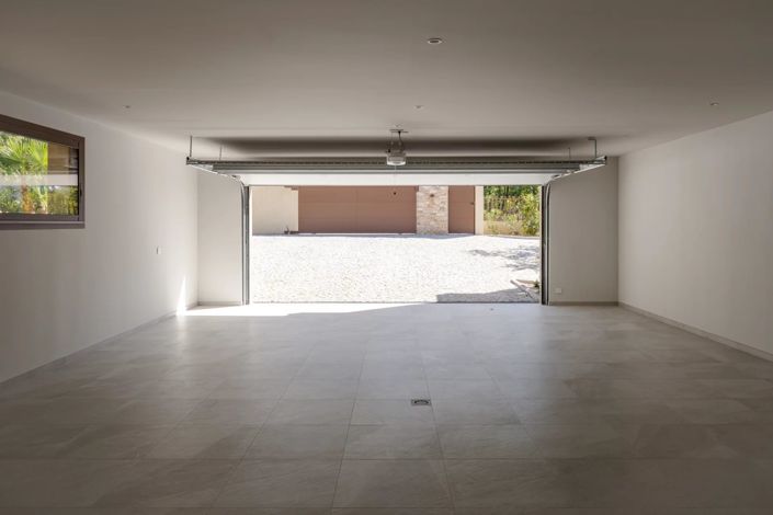 Image No.12-4 Bed House for sale