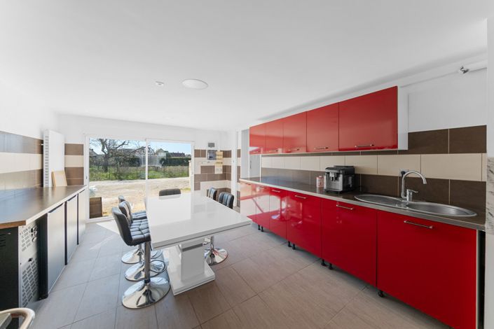 Image No.11-4 Bed House for sale