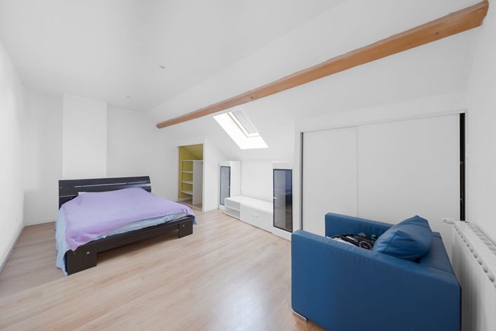 Image No.8-4 Bed House for sale