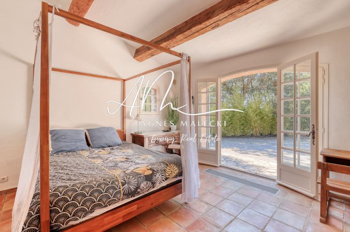 Image No.10-4 Bed House for sale