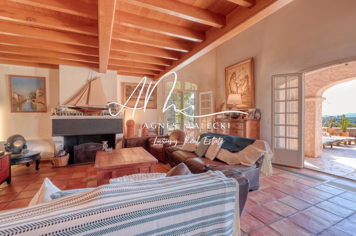 Image No.6-4 Bed House for sale