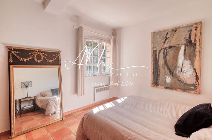 Image No.9-4 Bed House for sale