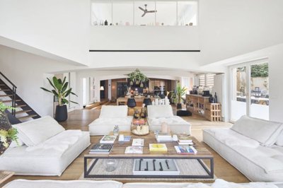 1 - Jouy-en-Josas, House