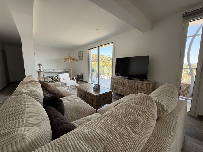 Image No.10-5 Bed House for sale