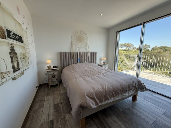 Image No.17-5 Bed House for sale