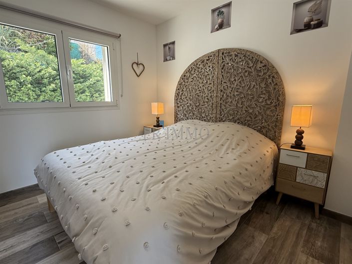 Image No.20-5 Bed House for sale
