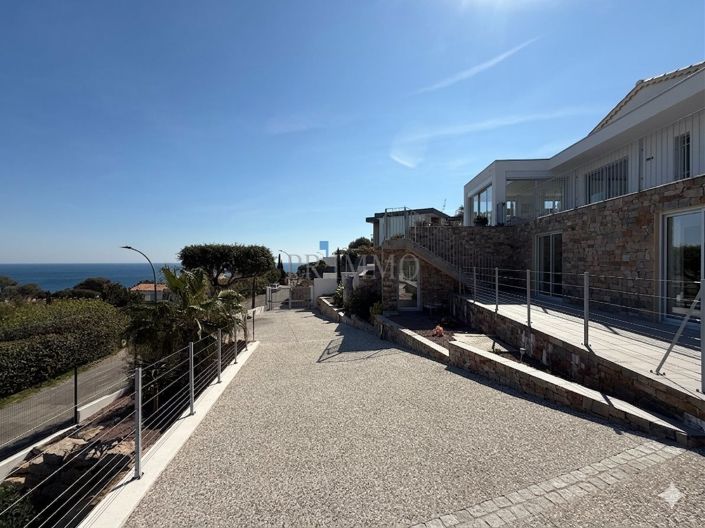 Image No.5-5 Bed House for sale