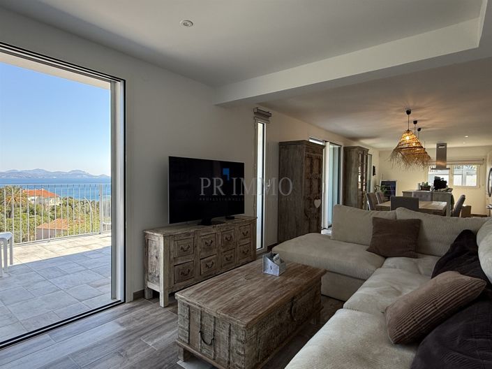 Image No.9-5 Bed House for sale