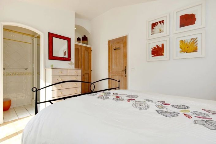 Image No.16-3 Bed House for sale