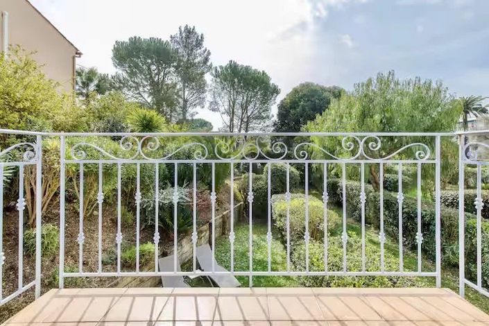 Image No.21-3 Bed House for sale
