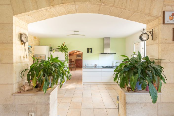 Image No.14-4 Bed House for sale