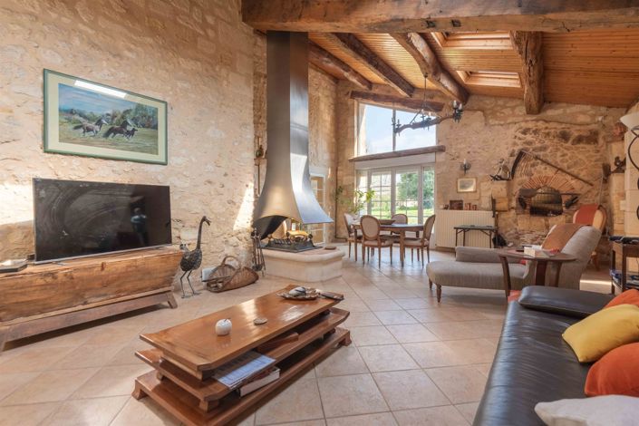Image No.6-4 Bed House for sale