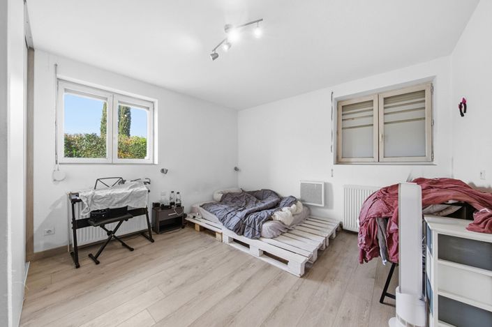 Image No.14-6 Bed Property for sale