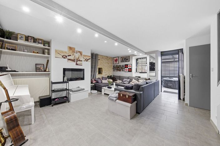 Image No.5-6 Bed Property for sale