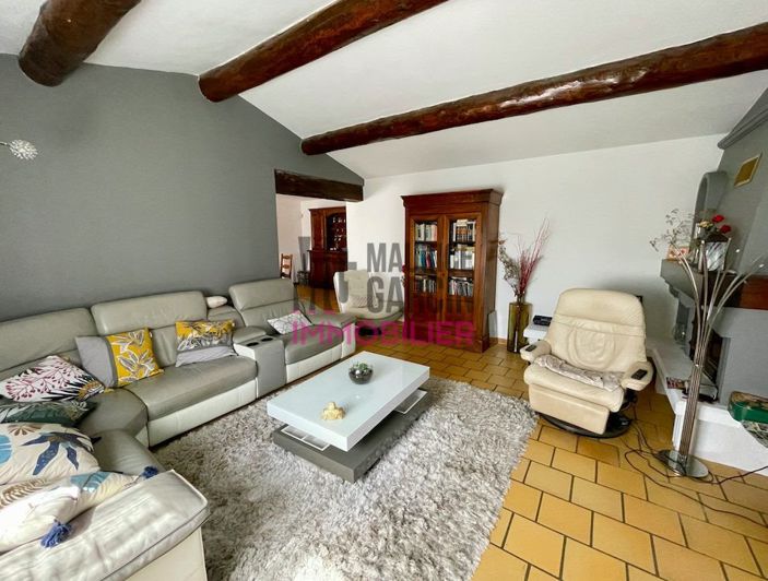 Image No.10-3 Bed House for sale