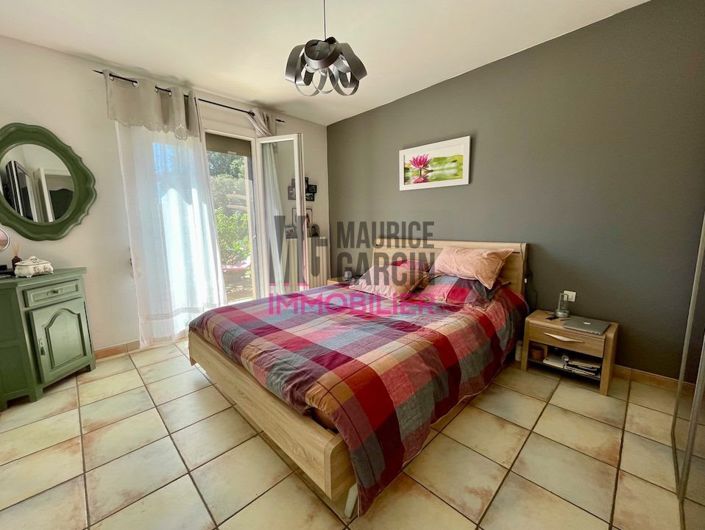 Image No.11-3 Bed House for sale