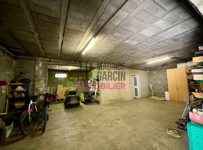 Image No.17-3 Bed House for sale