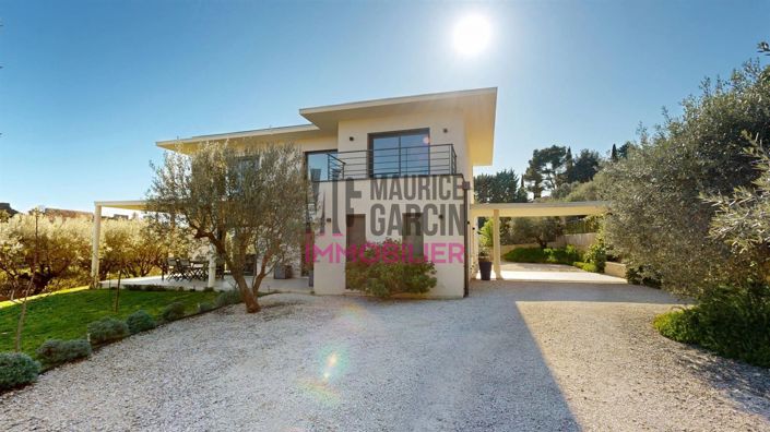 Image No.17-3 Bed Property for sale