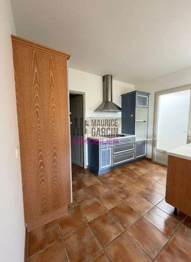 Image No.5-2 Bed House for sale