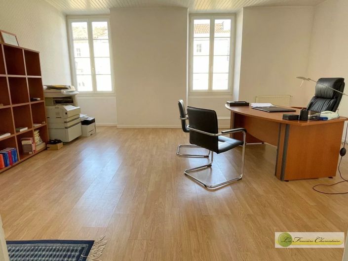 Image No.9-2 Bed House for sale