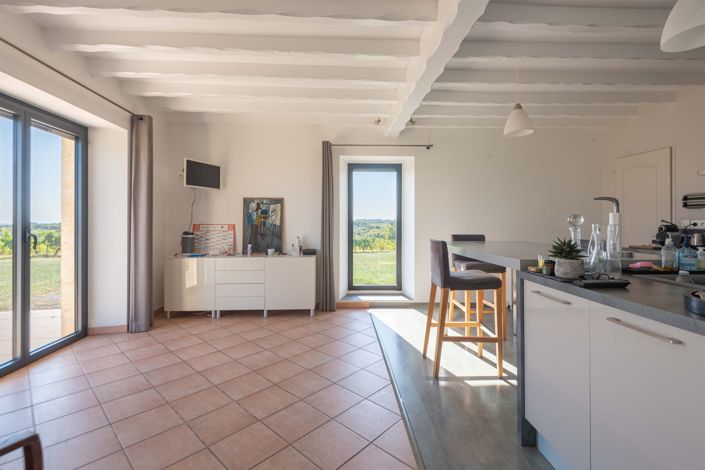 Image No.7-4 Bed House for sale