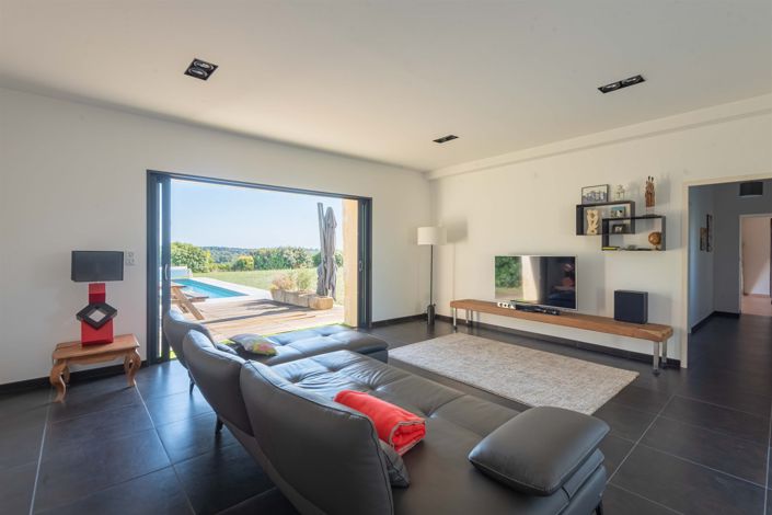 Image No.9-4 Bed House for sale