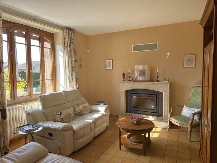 Image No.17-5 Bed House for sale