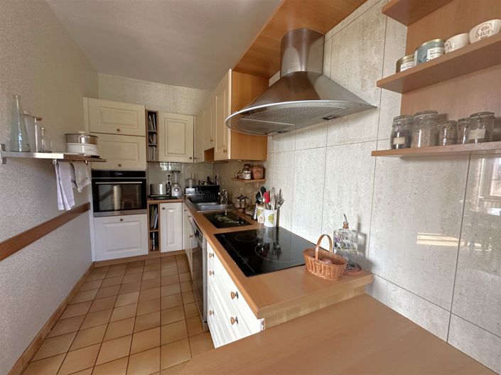 Image No.19-5 Bed House for sale