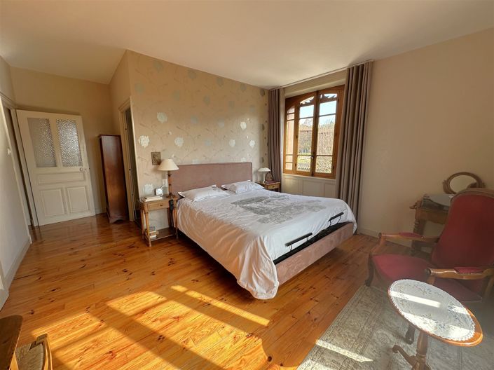 Image No.26-5 Bed House for sale