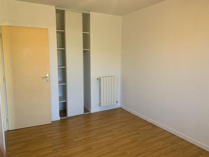 Image No.7-2 Bed House for sale