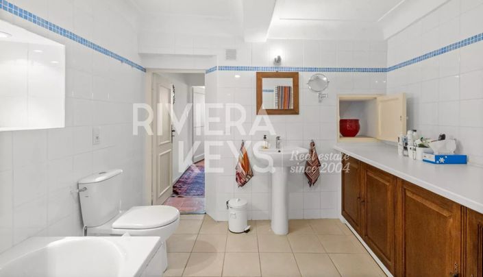 Image No.12-2 Bed House for sale