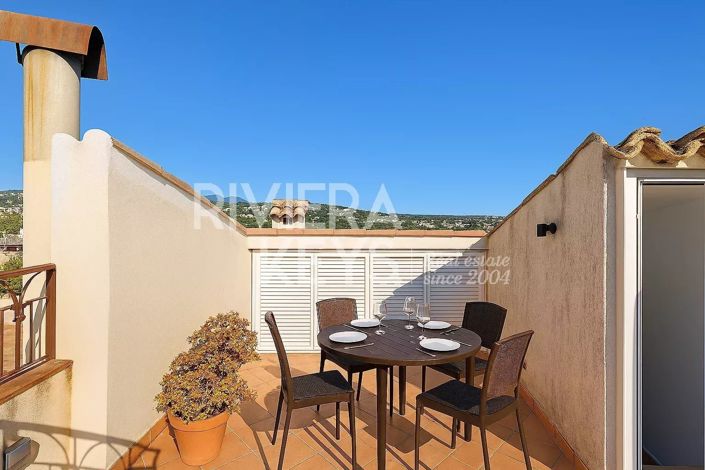 Image No.8-2 Bed House for sale