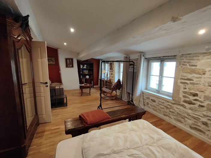 Image No.2-4 Bed Property for sale