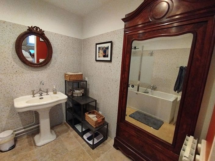 Image No.22-4 Bed Property for sale