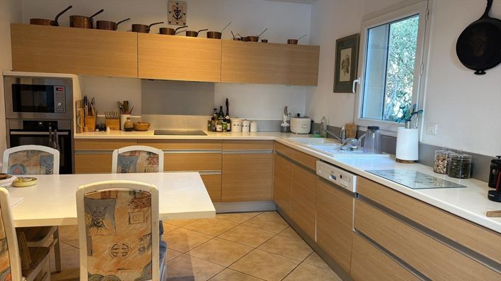 Image No.4-4 Bed House for sale