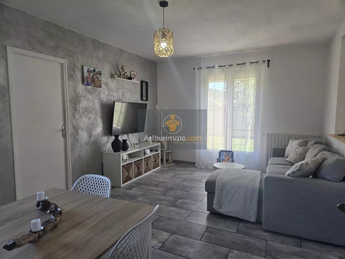 Image No.4-2 Bed House for sale