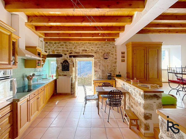 Image No.10-3 Bed House for sale