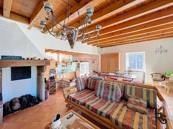 Image No.8-3 Bed House for sale