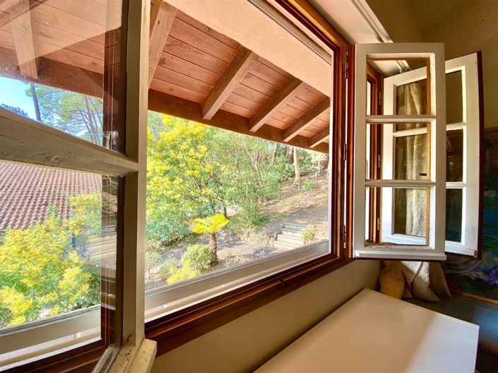 Image No.16-6 Bed House for sale
