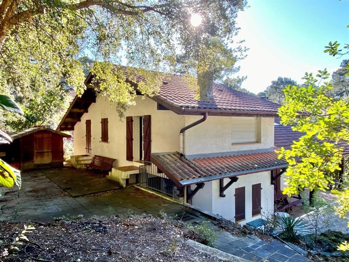Image No.19-6 Bed House for sale