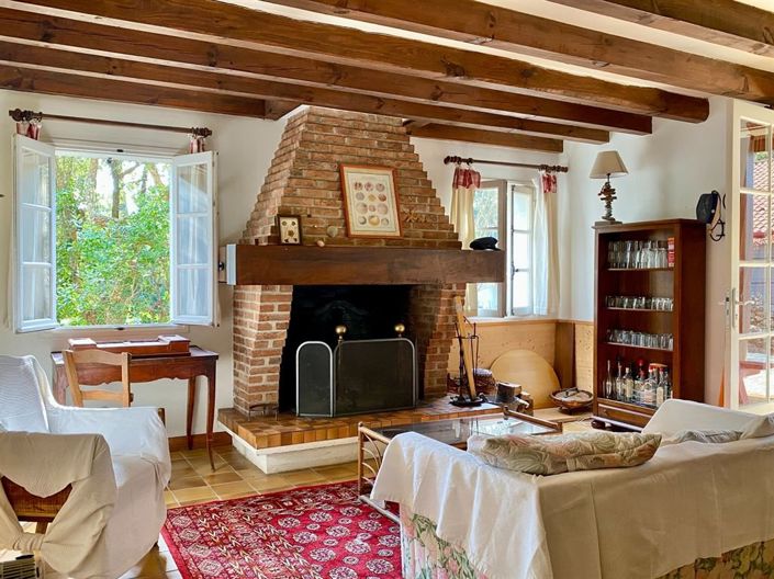 Image No.6-6 Bed House for sale